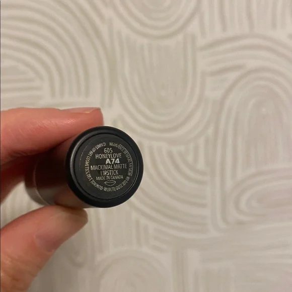 MAC Cosmetics Honeylove Lipstick - Picture 3 of 5